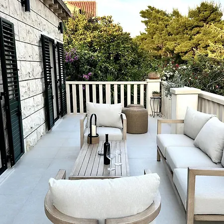 Camellia Apartment