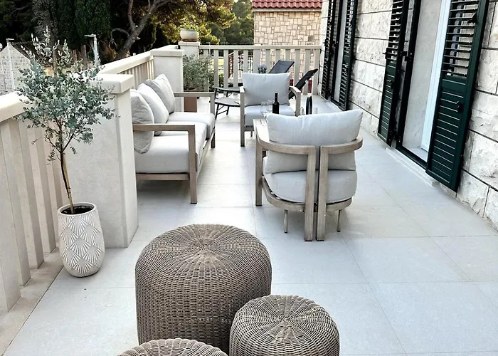 Camellia Apartament *